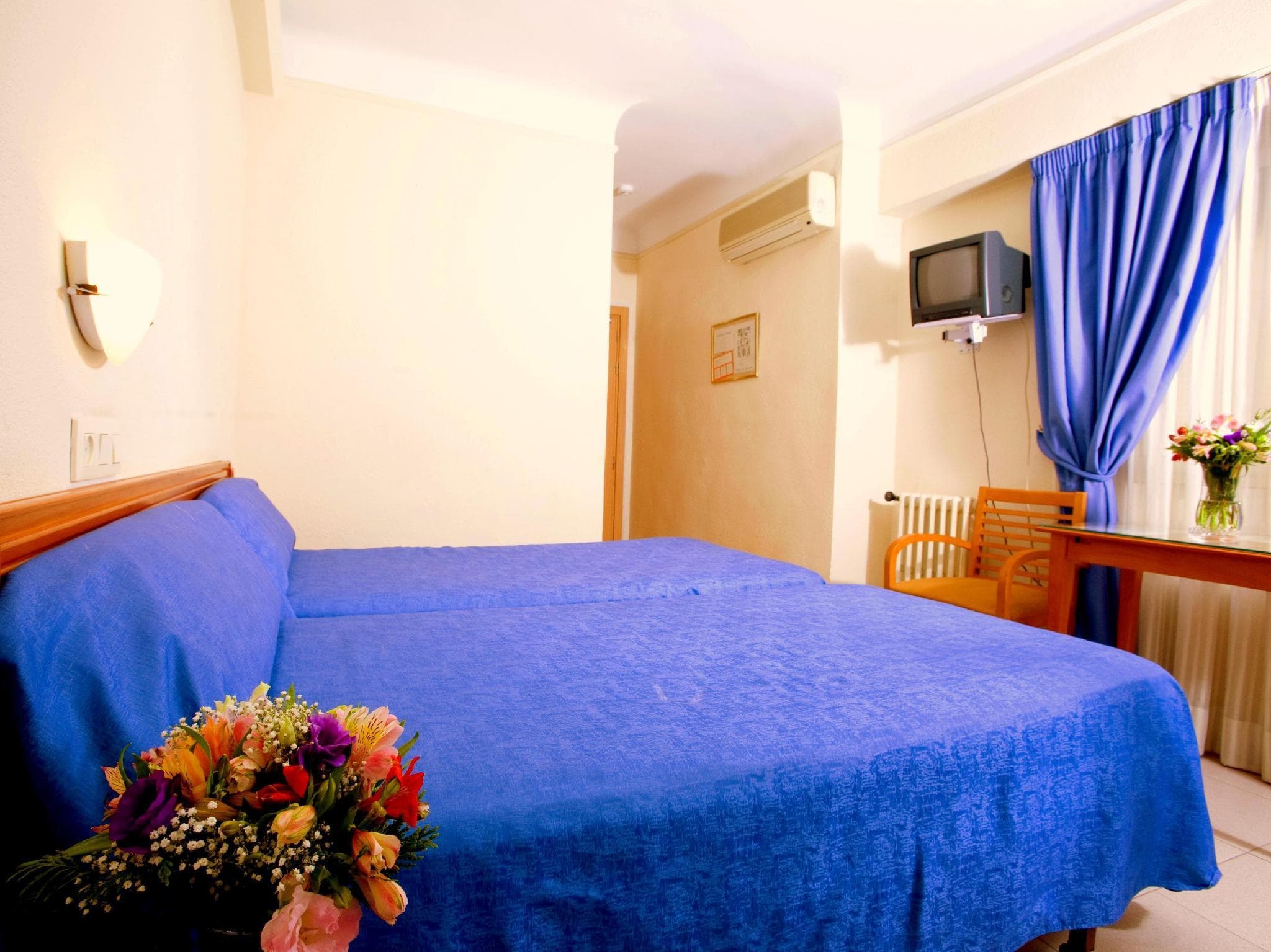 Hostal La Lonja photo 2