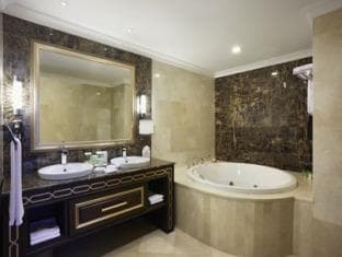 Crowne Plaza Istanbul Asia By IHG photo 2
