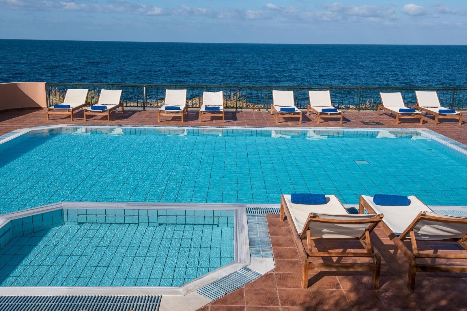 Koutrakis Suites by Checkin