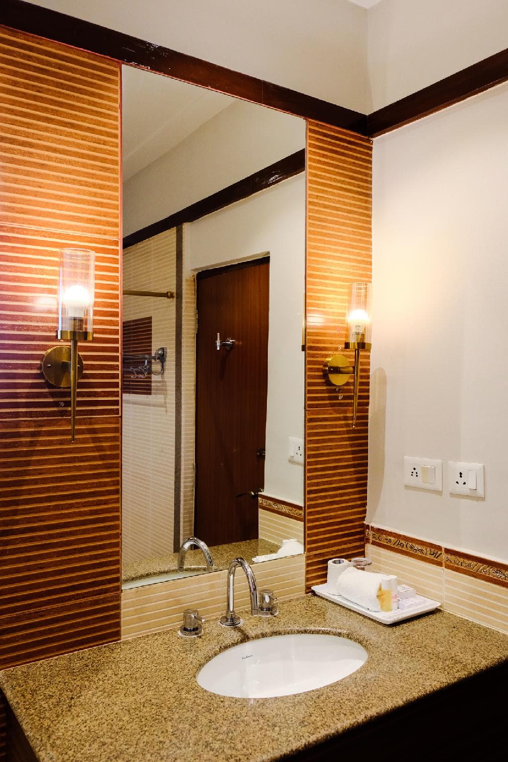 Chanakya BNR Hotel photo 5