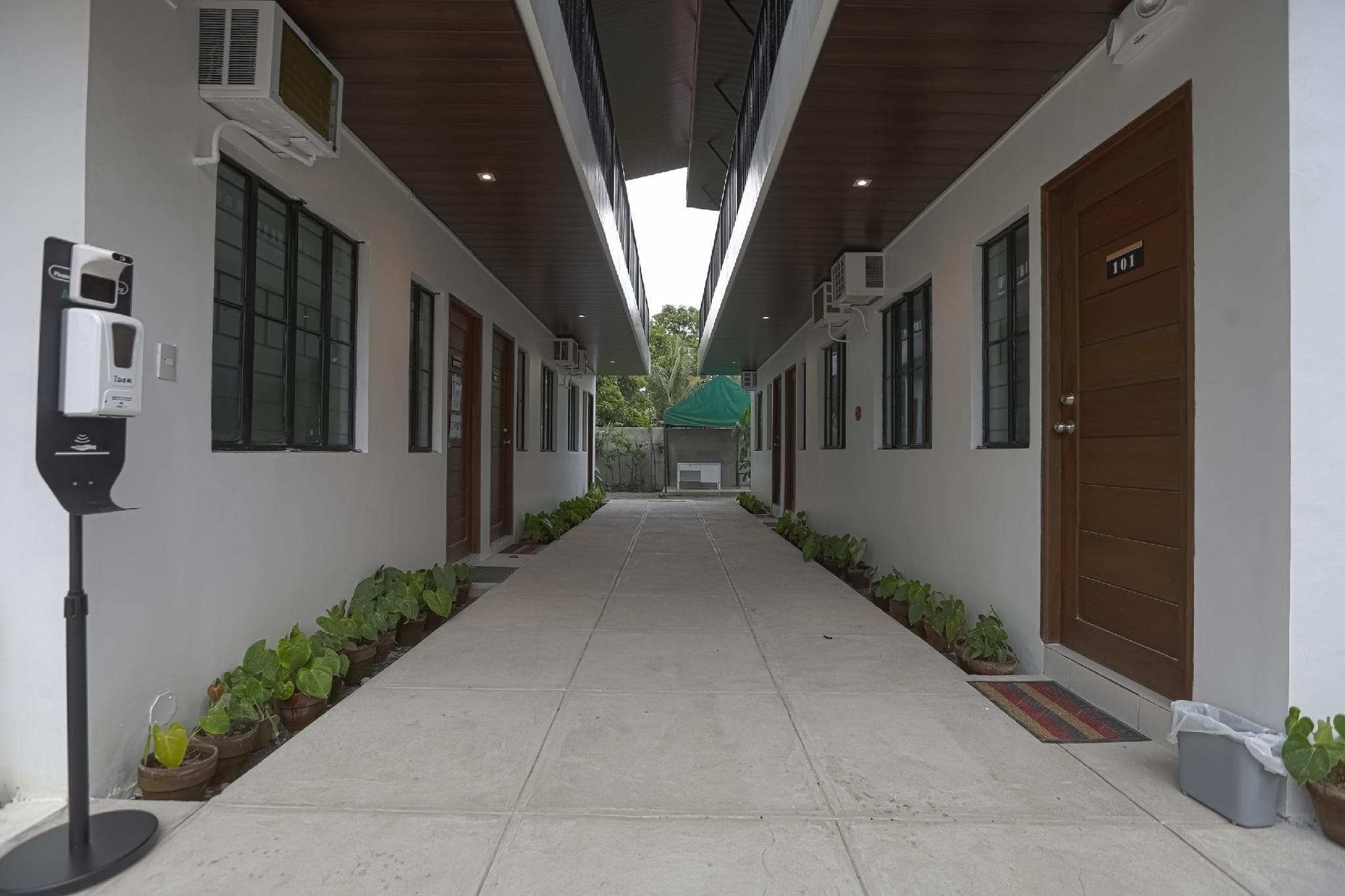 OYO 736 Jade Apartelle photo 5