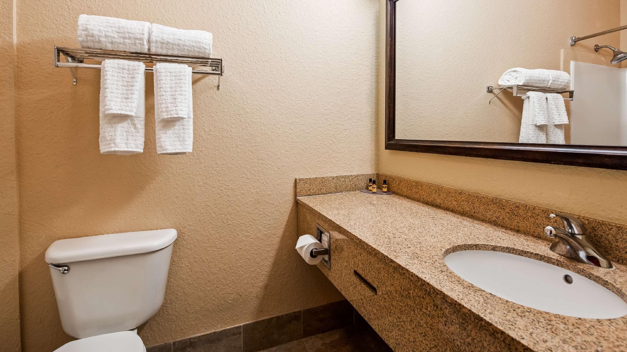 Best Western Plus Strawberry Inn & Suites photo 2