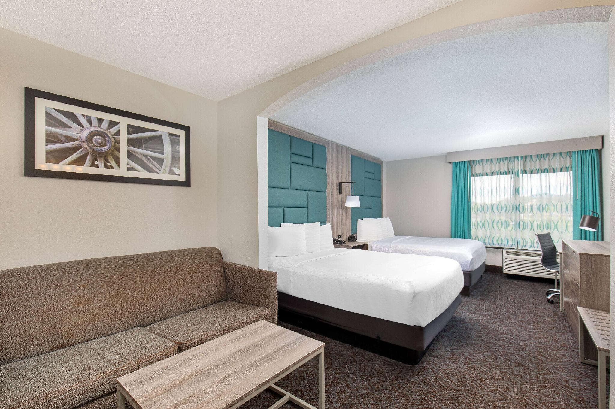 La Quinta Inn by Wyndham Pigeon Forge-Dollywood photo 2