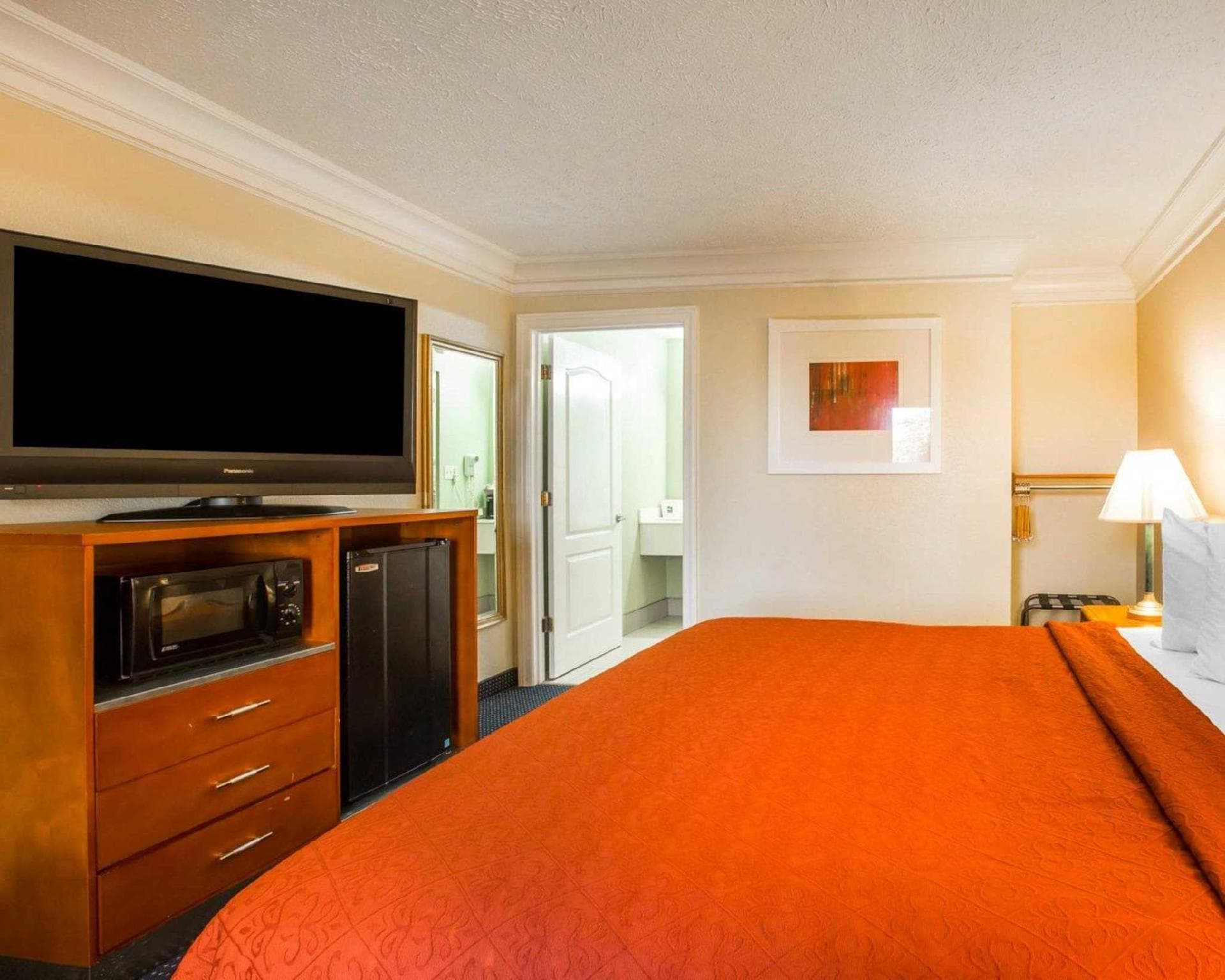 Quality Inn Dalton Central photo 5
