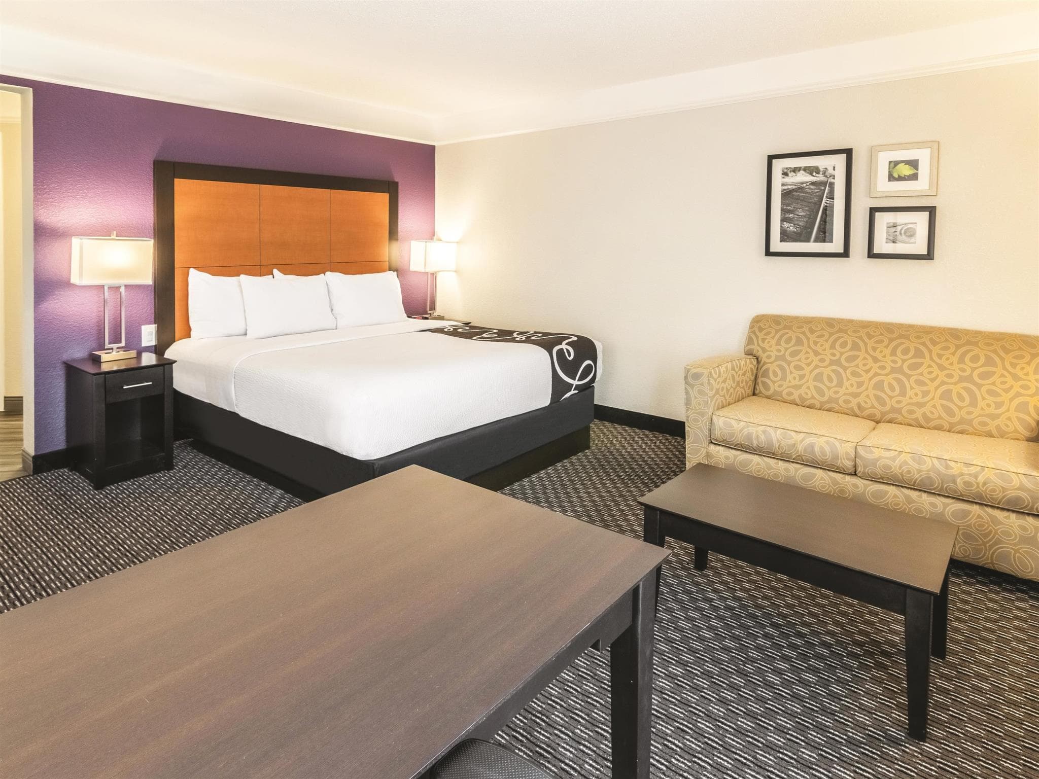 La Quinta Inn & Suites by Wyndham Orlando Airport photo 5