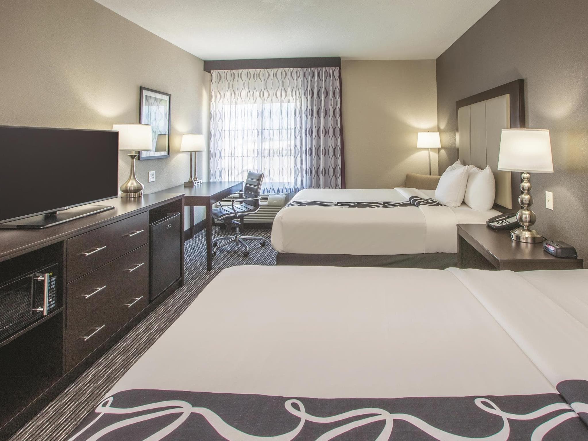 La Quinta Inn & Suites by Wyndham Hattiesburg - I-59 photo 4