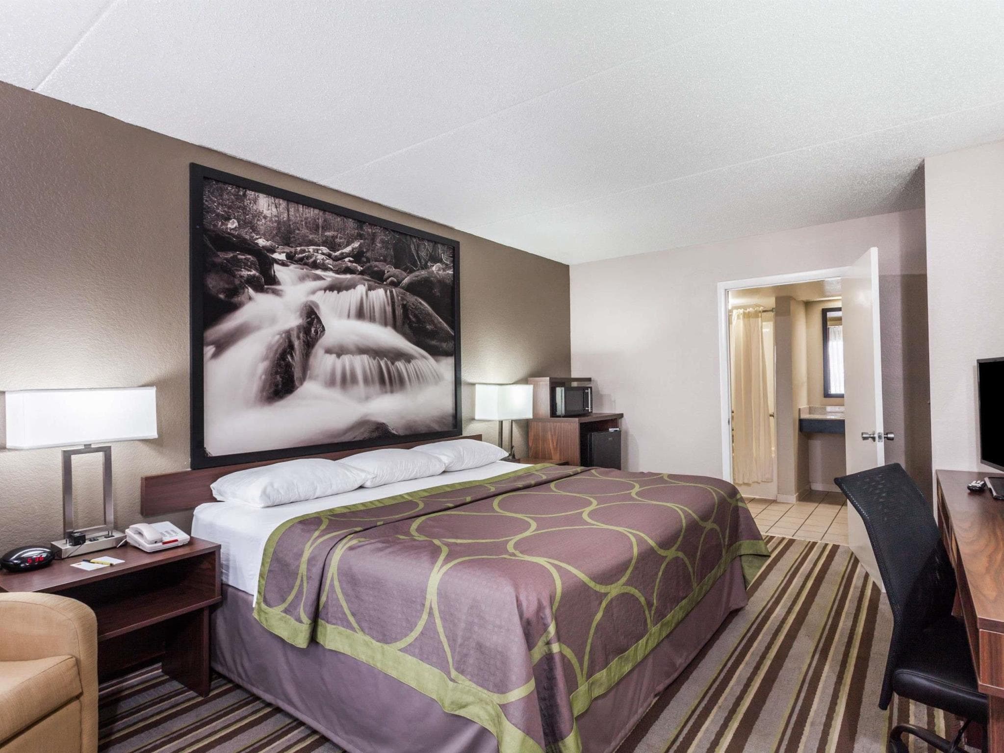 Super 8 by Wyndham Pigeon Forge Dollywood Lane photo 4