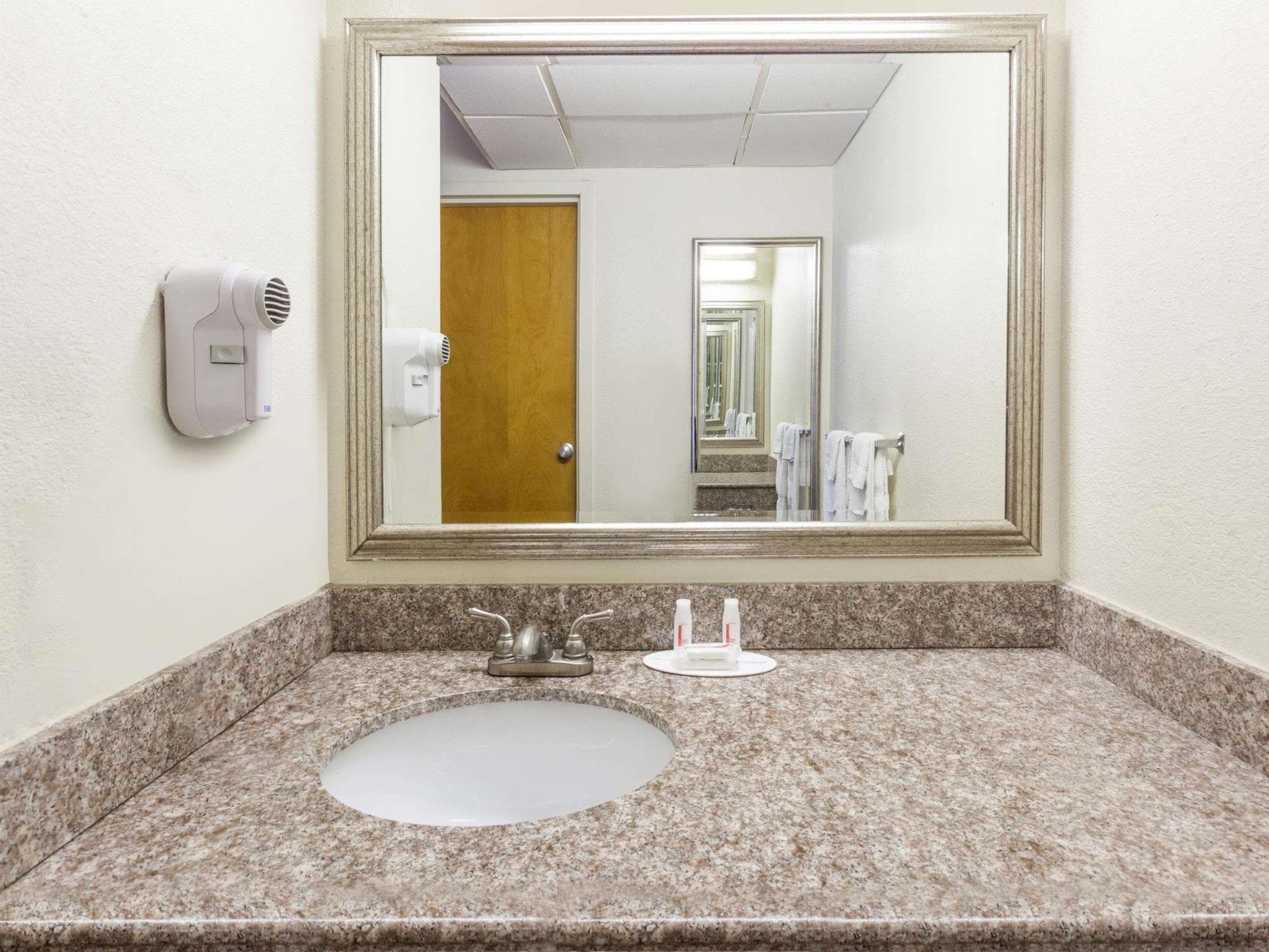 Quality Inn Dalton East photo 5