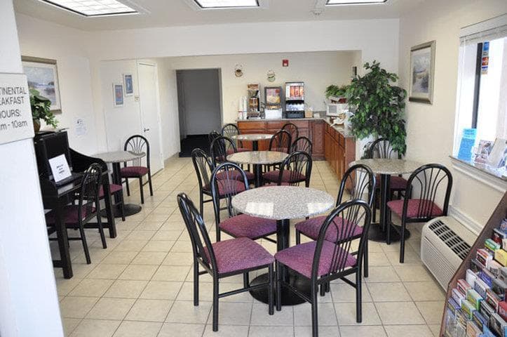 Beachcomber Inn photo 2