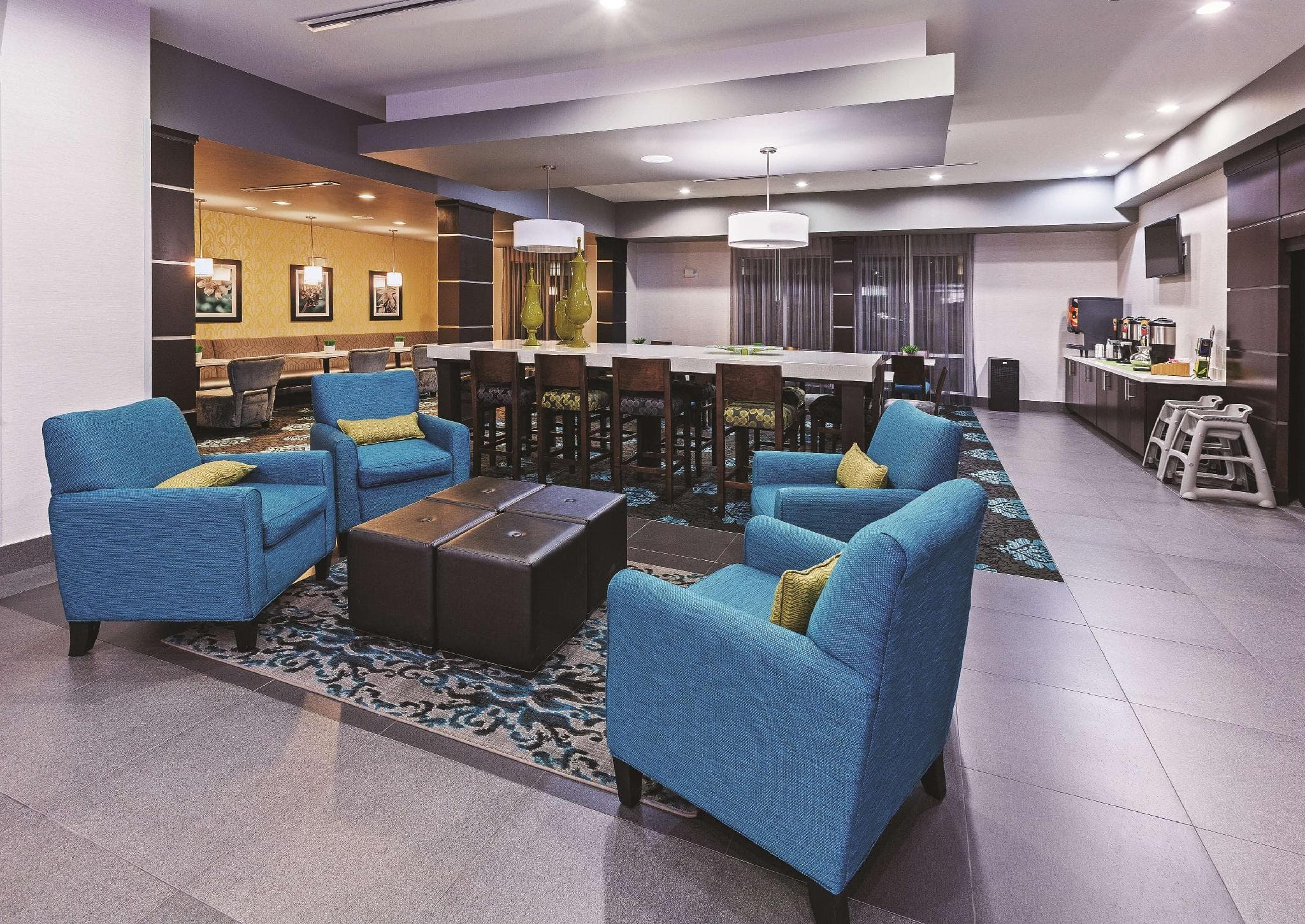 La Quinta Inn & Suites by Wyndham Fort Worth Arlington West photo 4