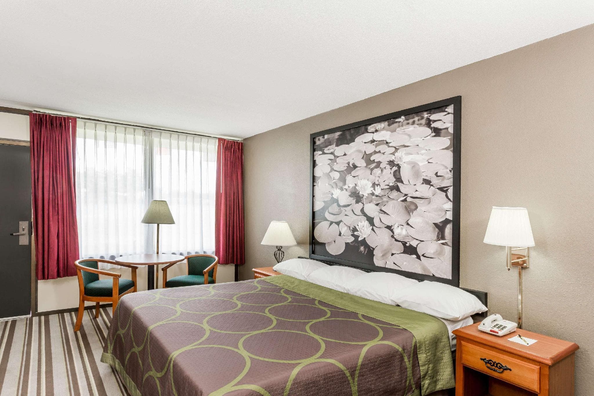 Super 8 By Wyndham Valdosta Mall photo 2