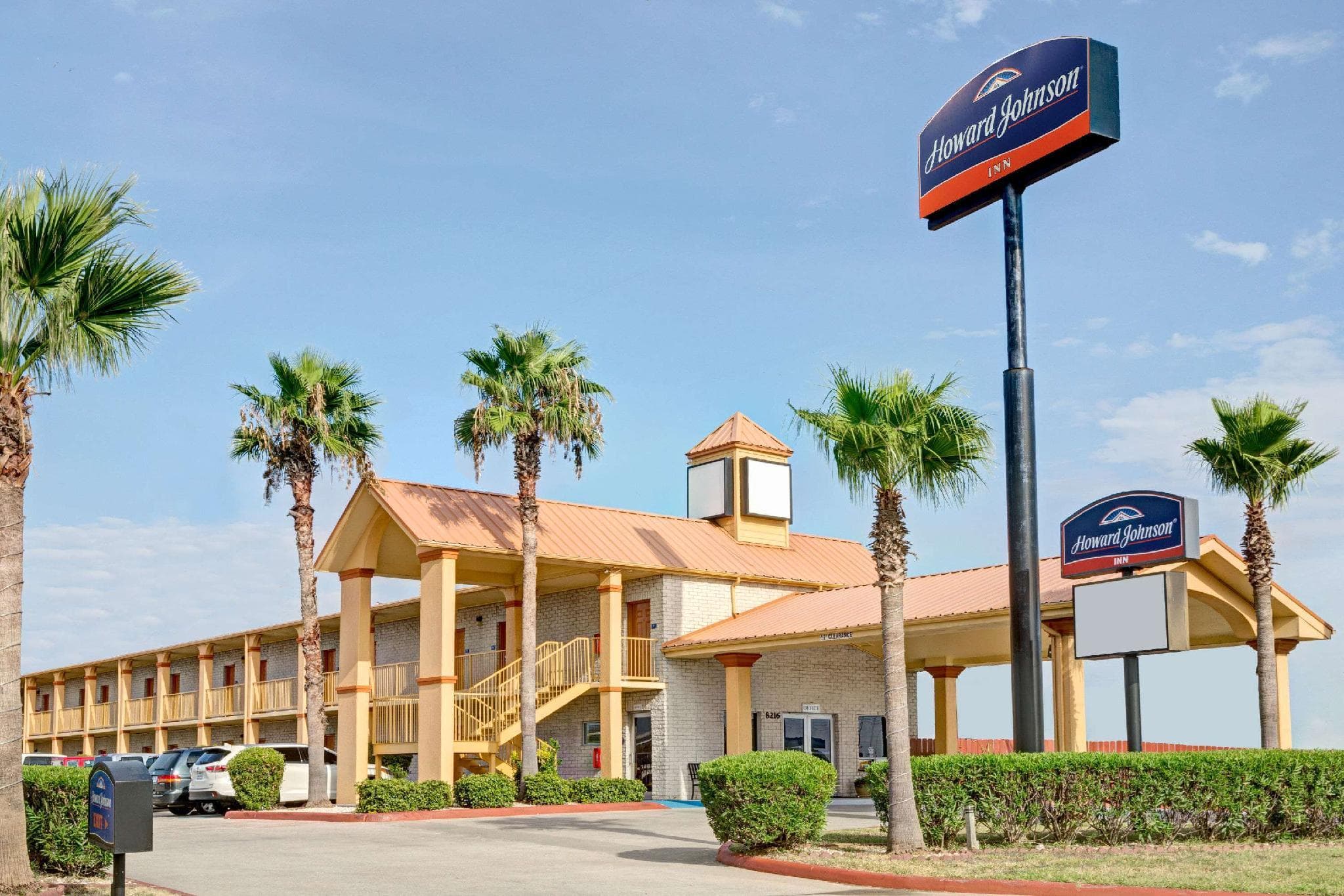 Howard Johnson by Wyndham Galveston photo 4