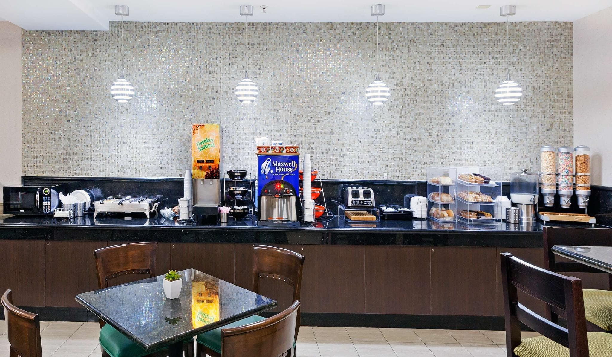 La Quinta Inn & Suites by Wyndham Corpus Christi Airport photo 4