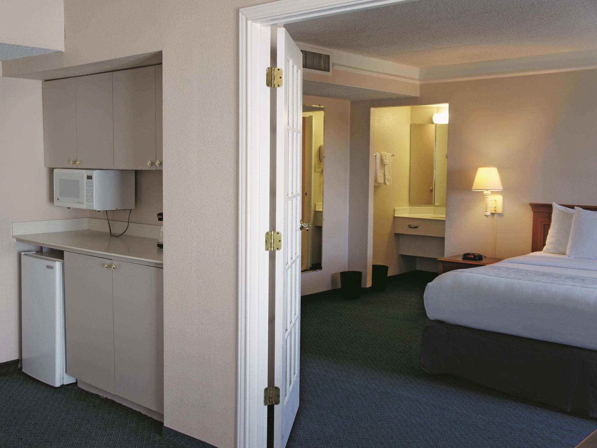 La Quinta Inn by Wyndham Clute Lake Jackson photo 5