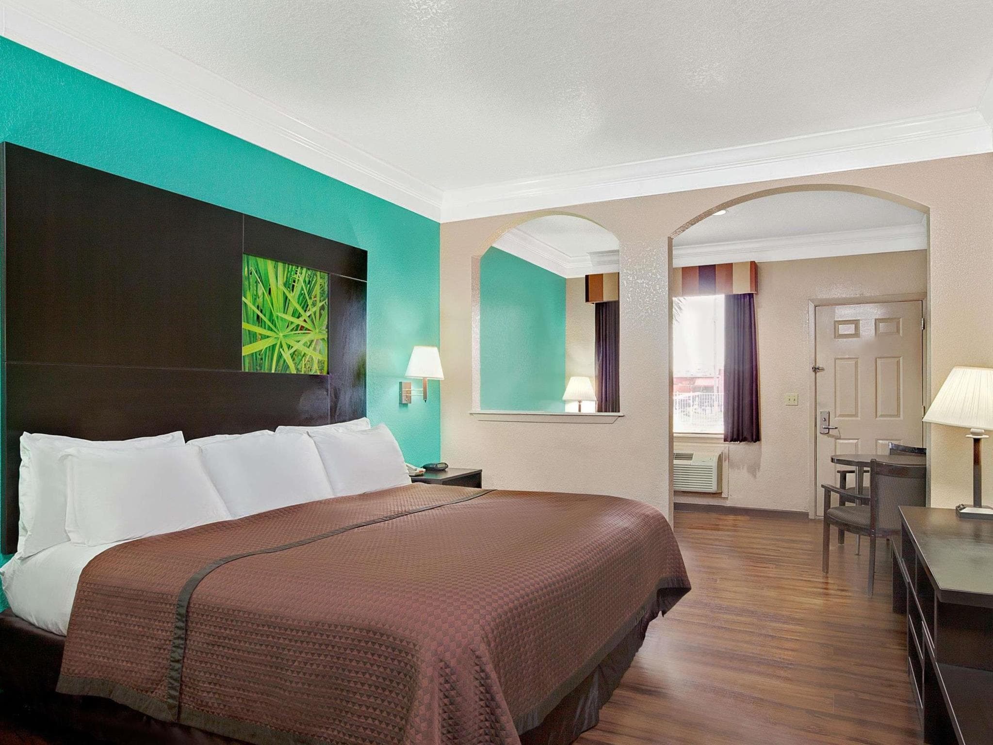 Super 8 By Wyndham Galveston photo 4