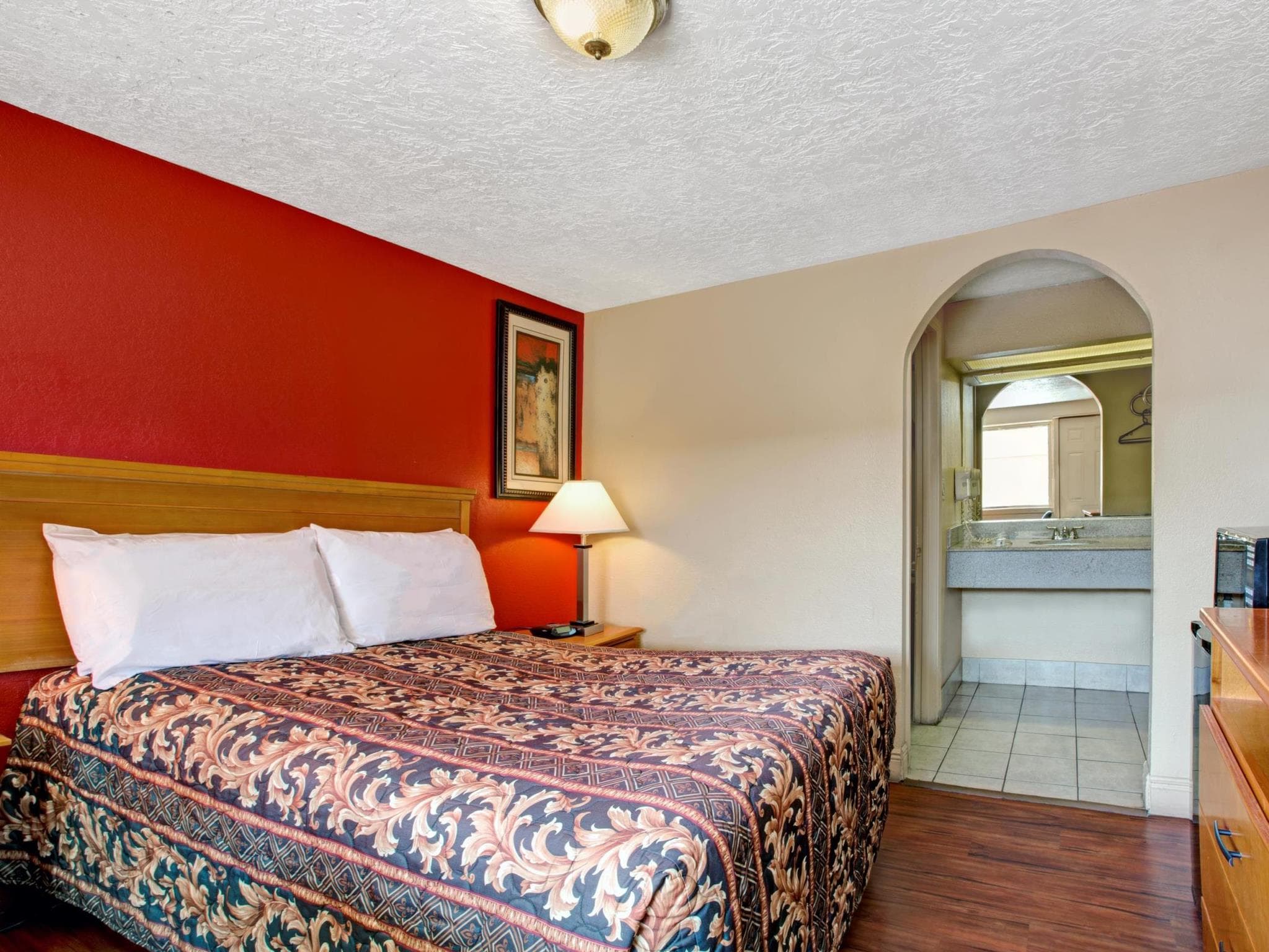 Econo Lodge Galveston Seawall photo 4