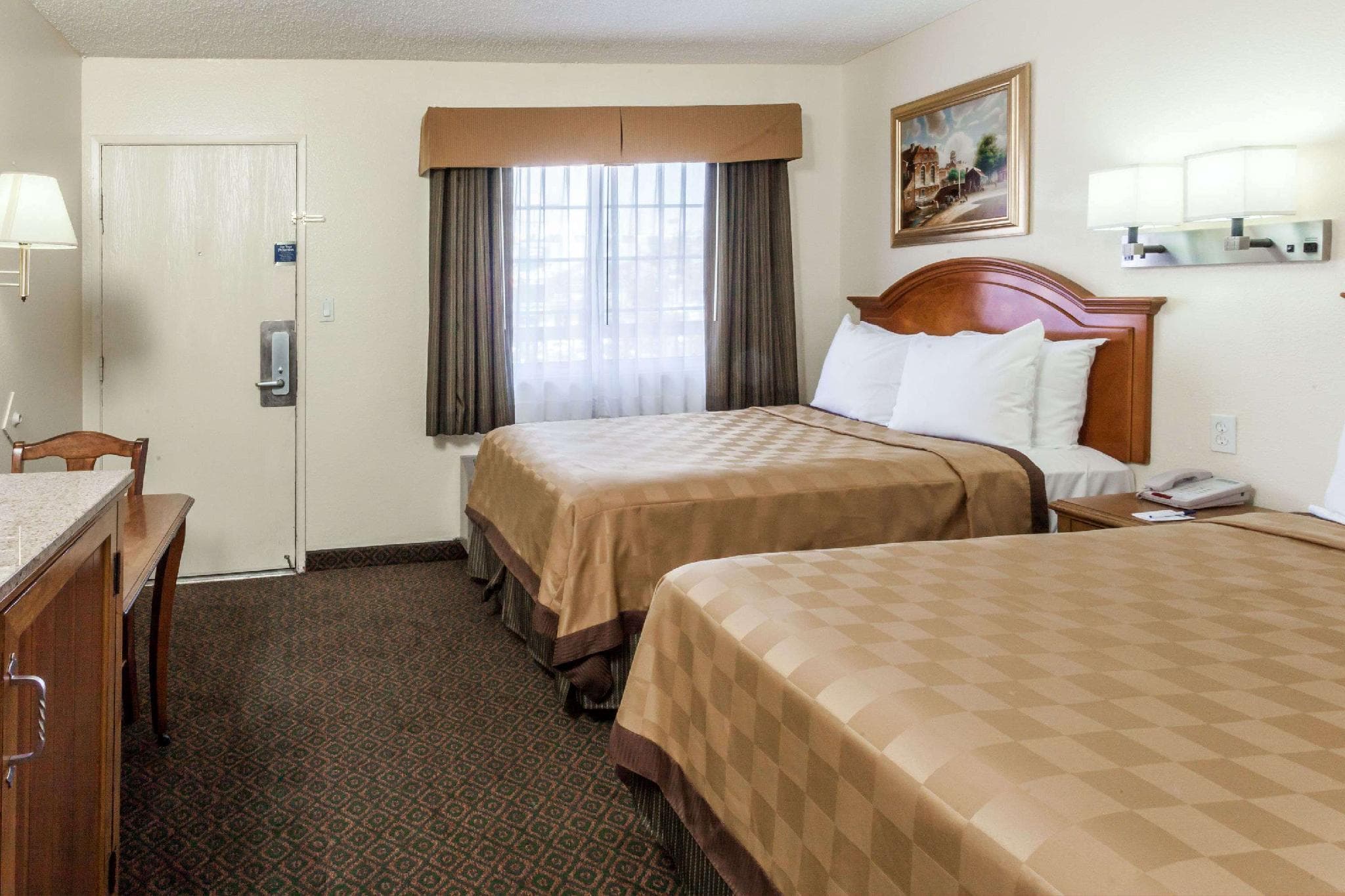 Travelodge by Wyndham Fullerton Near Anaheim photo 2