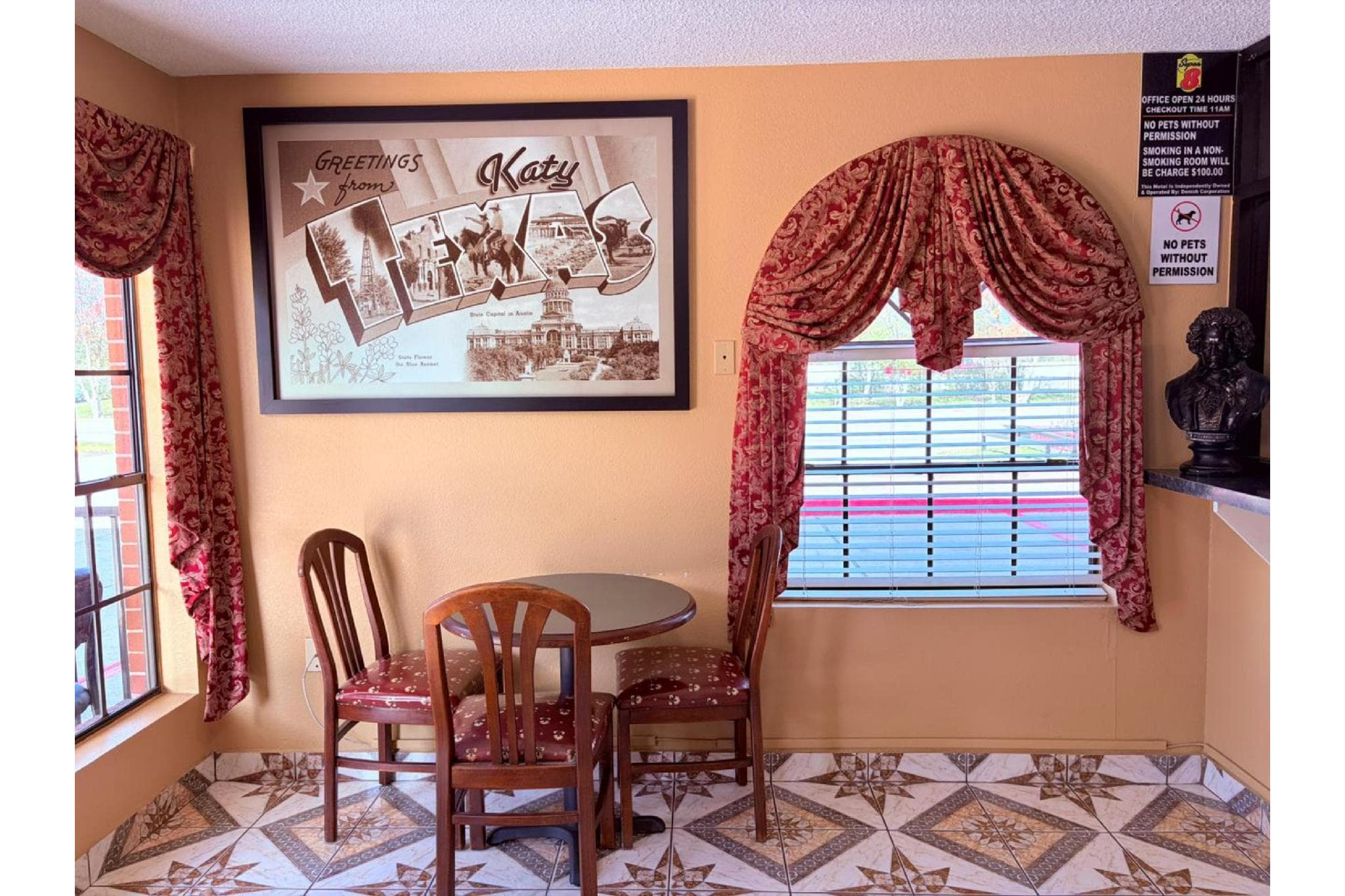 Express Inn & Suites Houston Katy photo 2