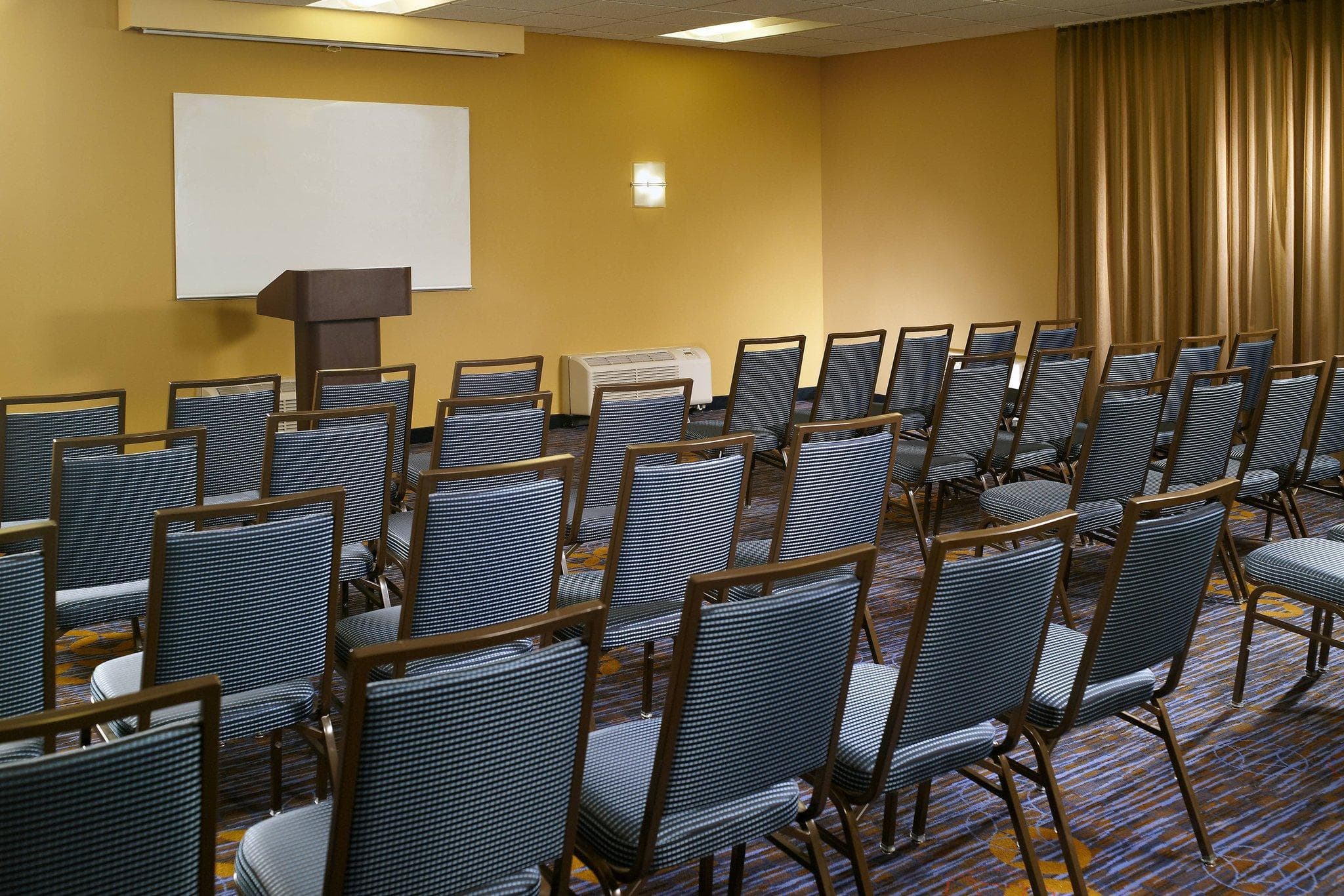Courtyard by Marriott Nashville Airport photo 4
