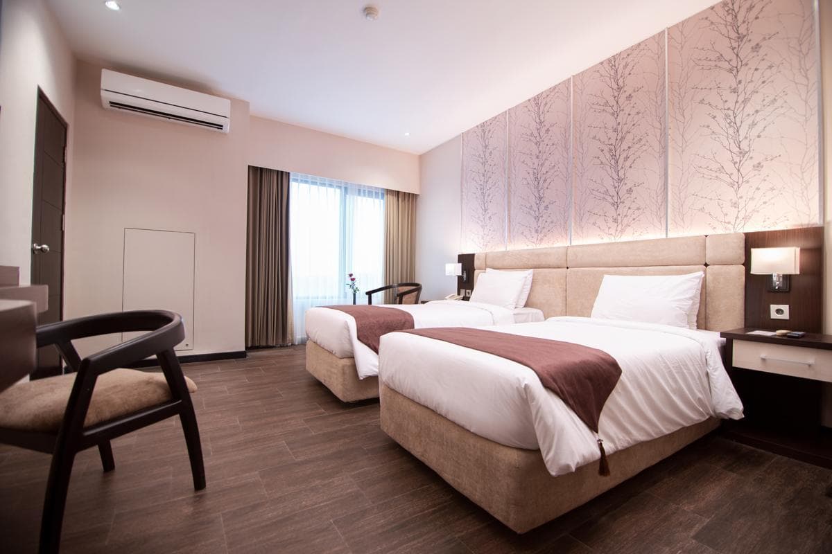 The Sun Hotel Sidoarjo photo 2