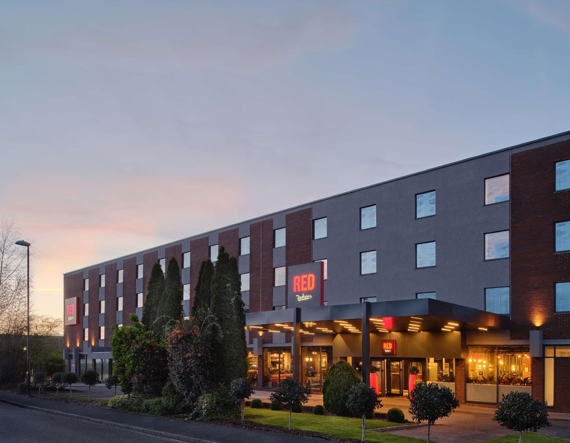 Radisson RED London Gatwick Airport photo 5