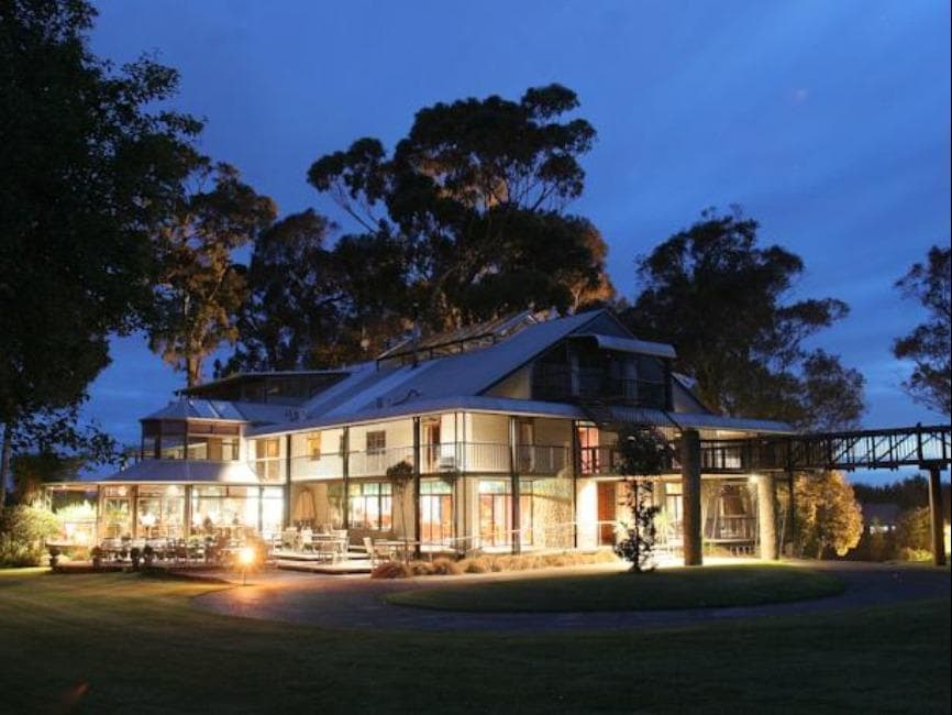 The Narrows Landing Hotel