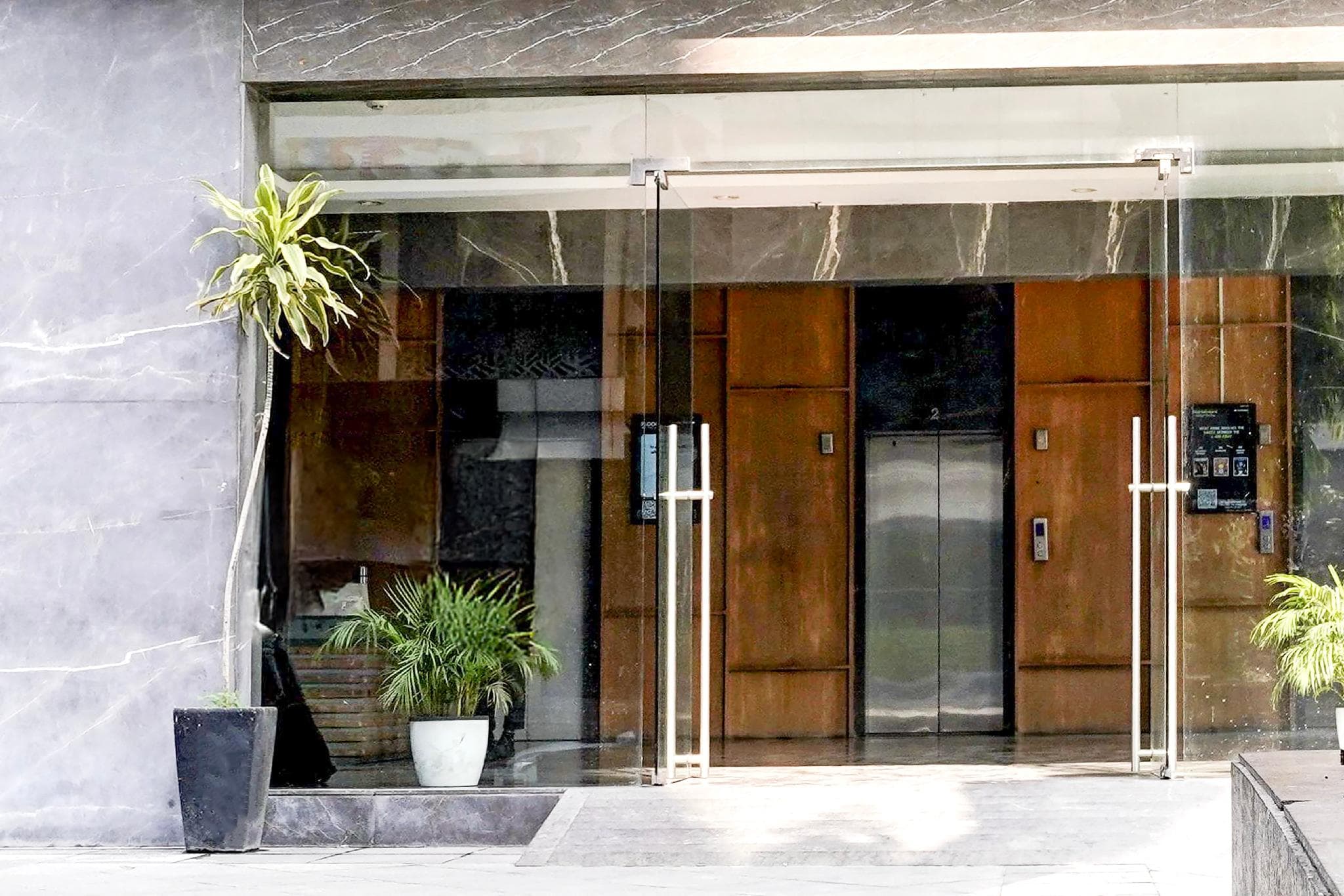 Super Townhouse PBG Mall Vashi photo 5