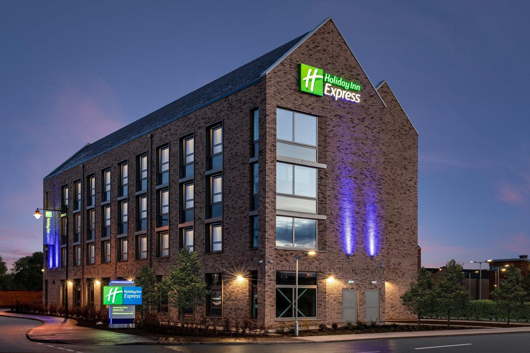 Holiday Inn Express Cambridge West Cambourne By IHG