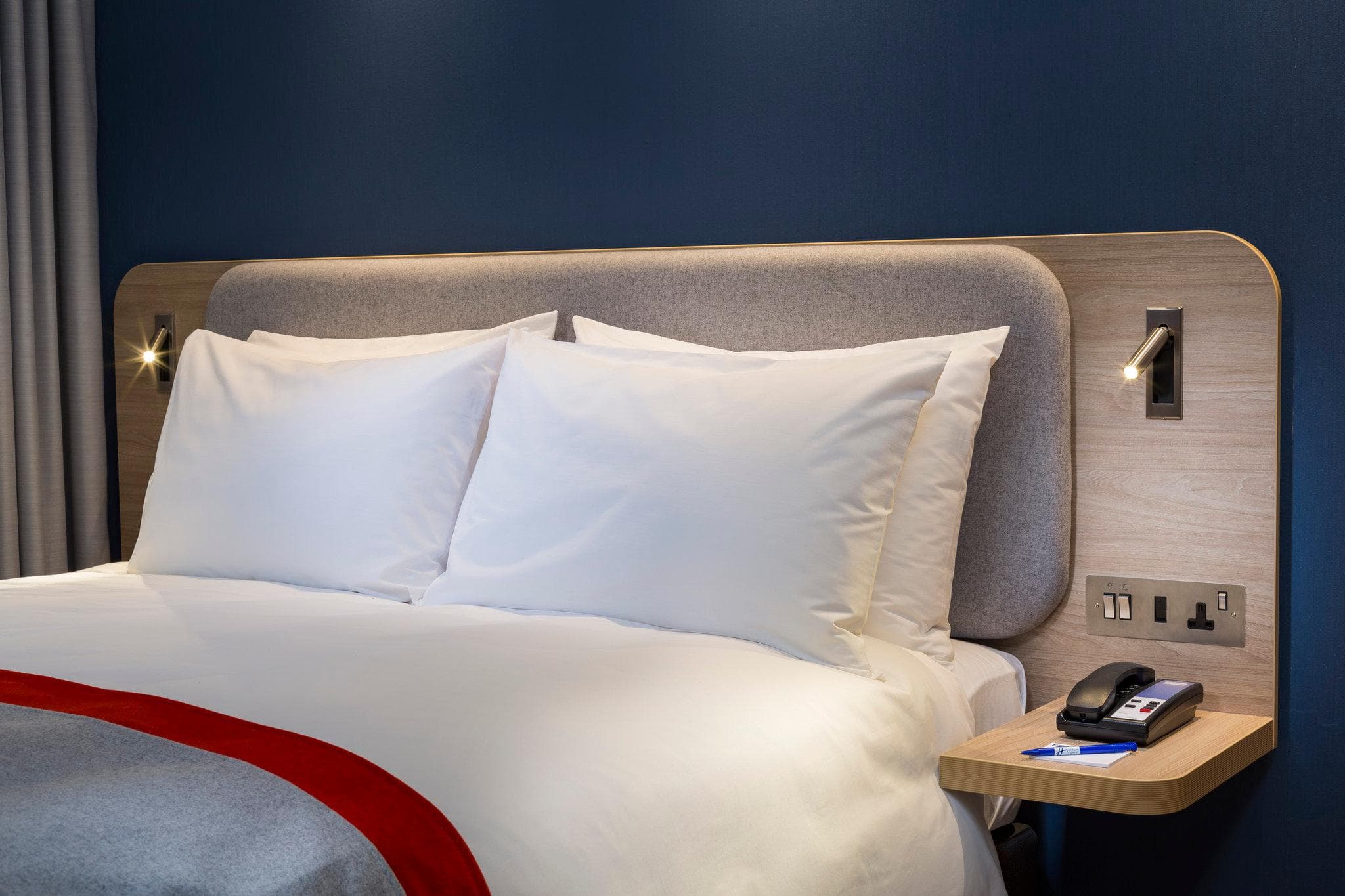 Holiday Inn Express Cambridge West Cambourne By IHG photo 2