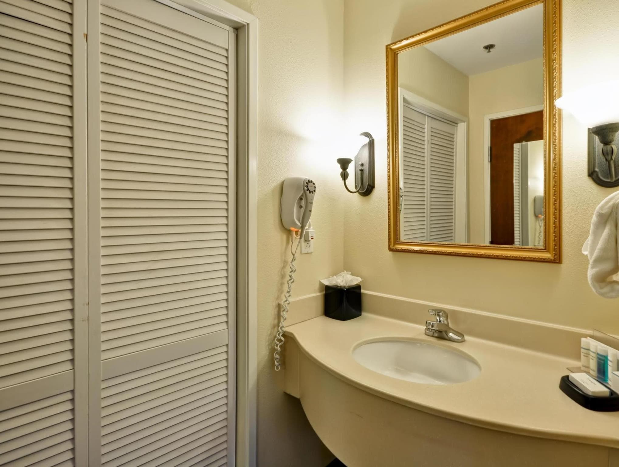Hampton Inn & Suites Charleston/West Ashley photo 5