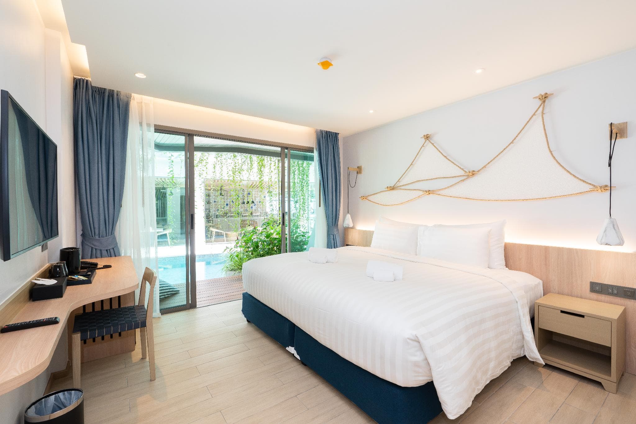 Panwaburi Beachfront Resort photo 2