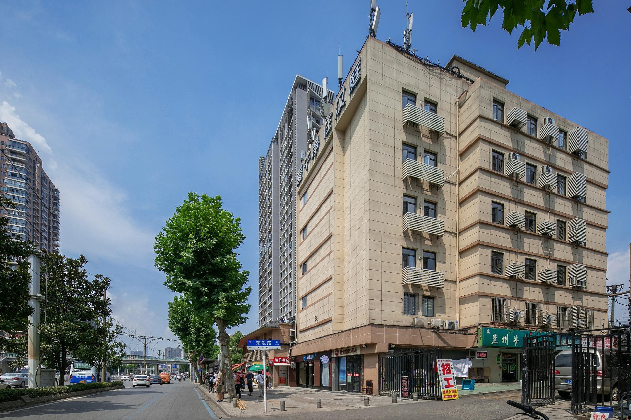 Hanting Hotel Wuhan Wuchang Railway Station