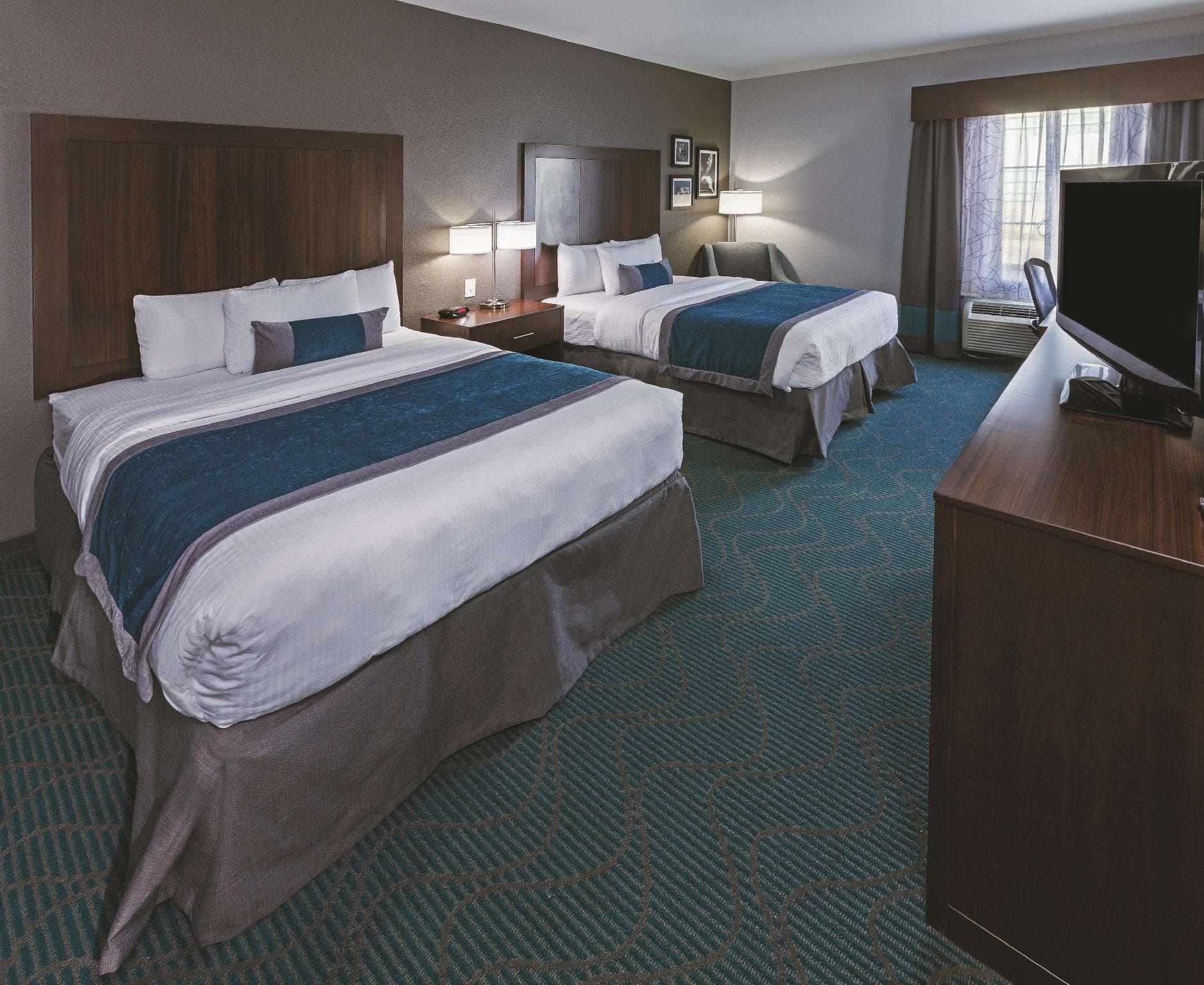 La Quinta Inn & Suites by Wyndham Fort Worth Arlington West photo 2