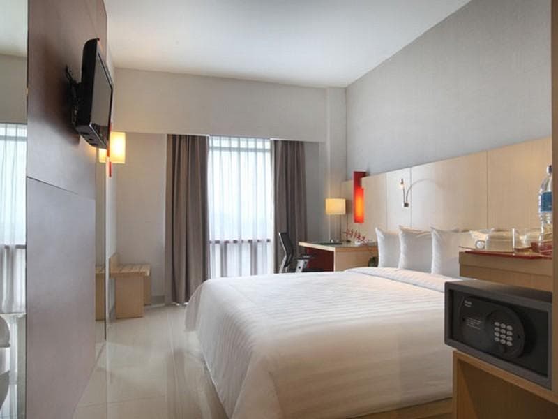 Santika Premiere Dyandra Hotel & Convention – Medan photo 2