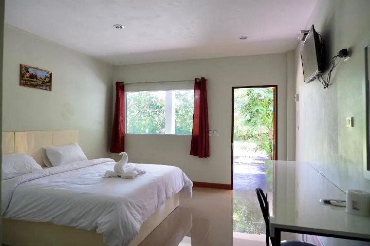Commonwealth Hotel and Resort photo 2