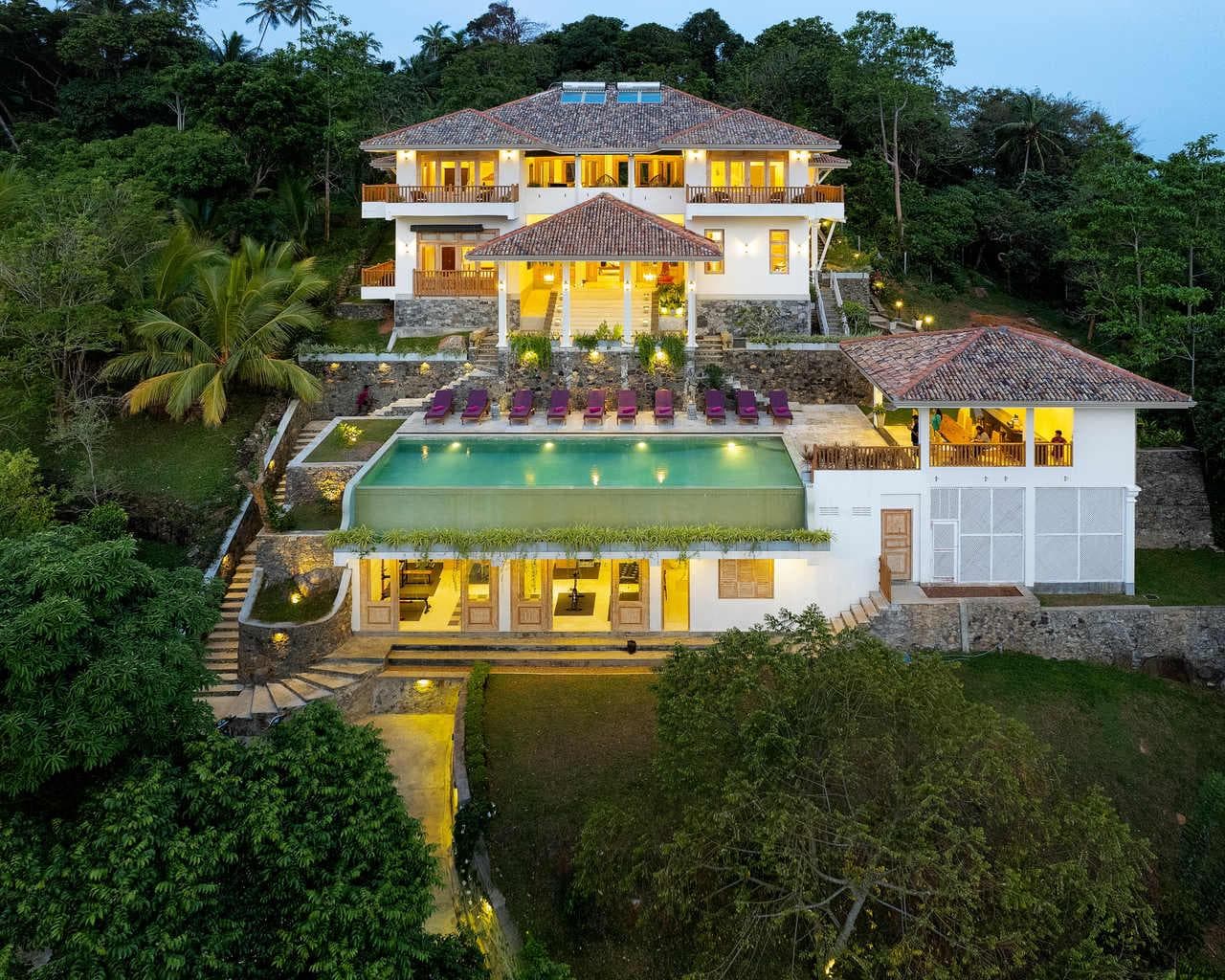 Villa the Divine