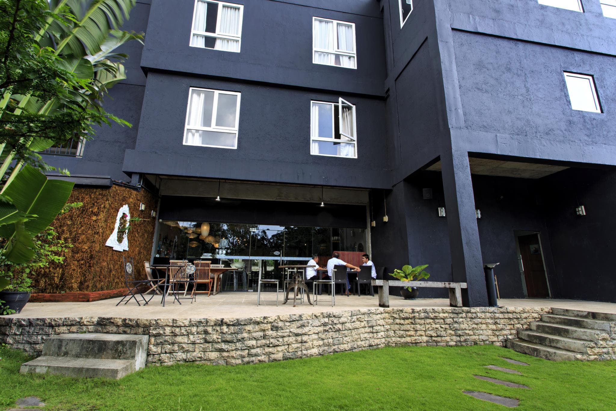 The Henry Hotel Cebu - Multi-use Hotel photo 3