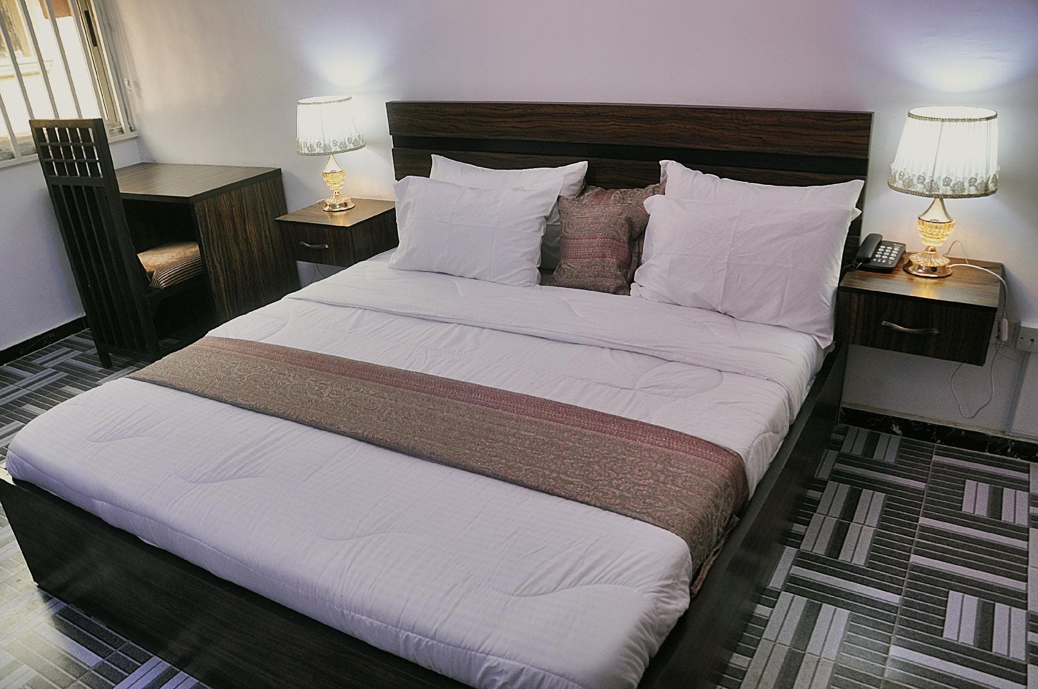 Jolie Suites
