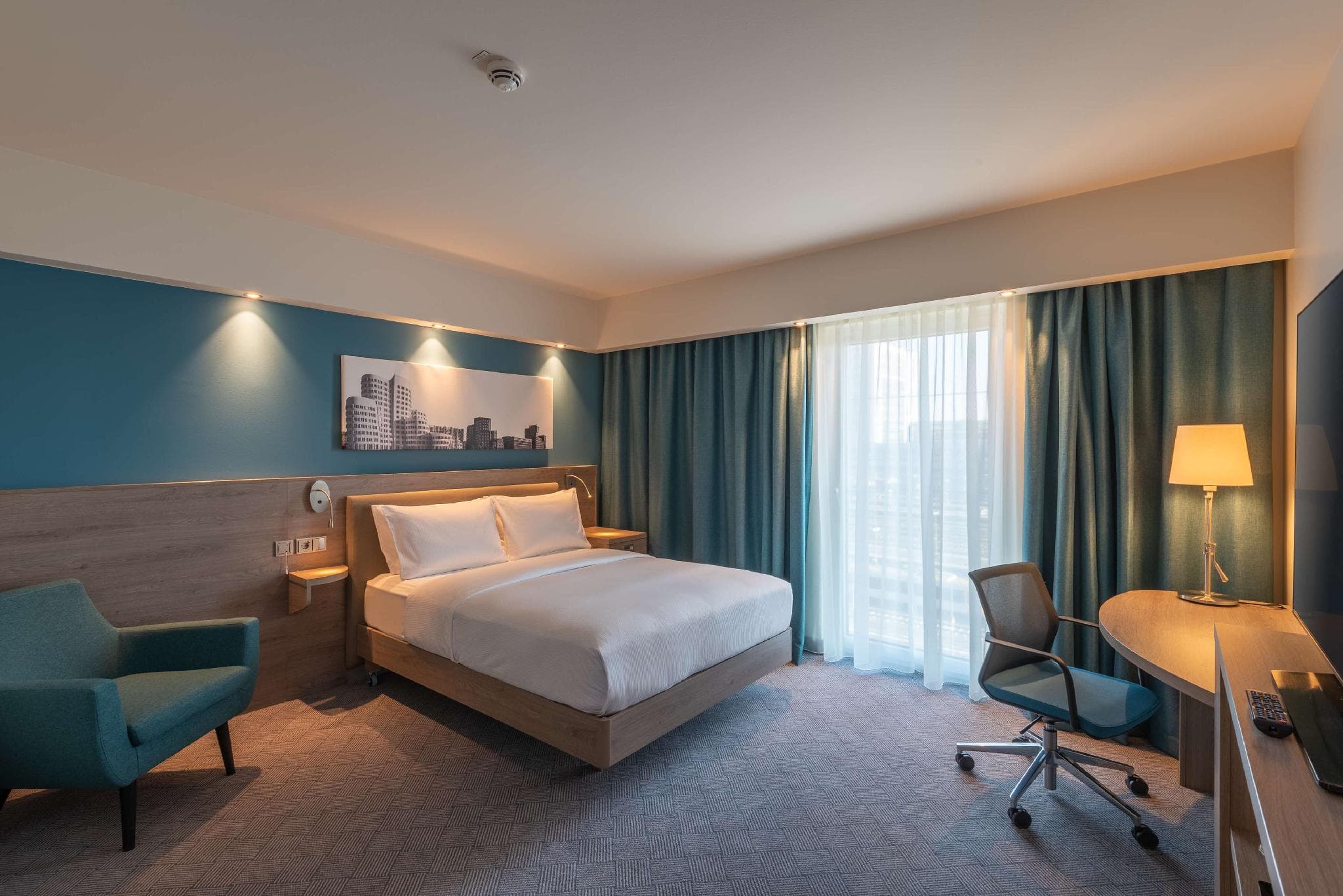 Hampton by Hilton Dusseldorf City Centre photo 2