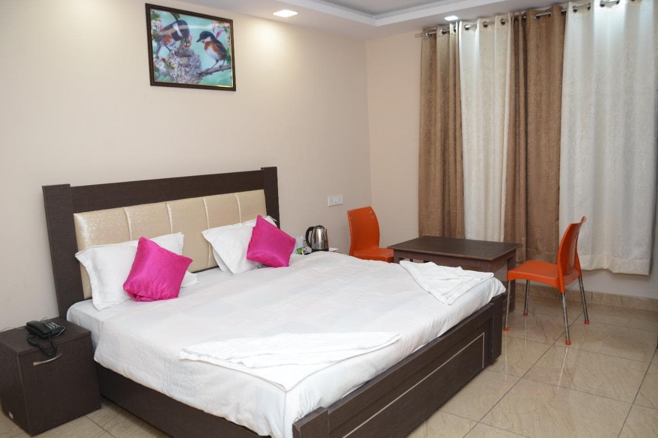Hotel Kiran Sidcul photo 2