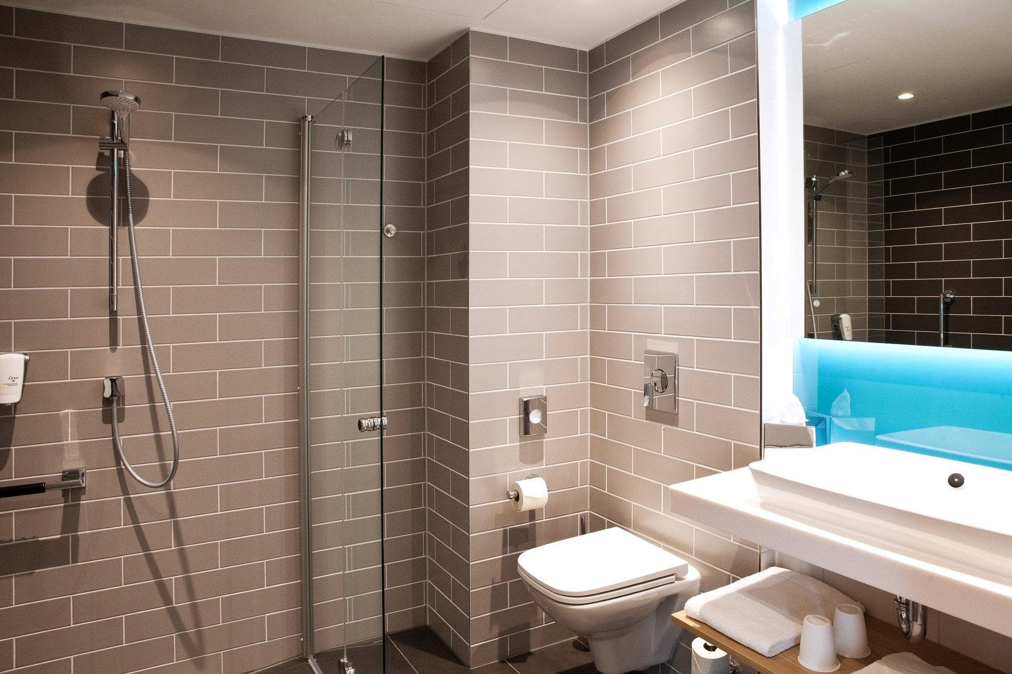 Holiday Inn Express Dusseldorf Airport By IHG photo 4