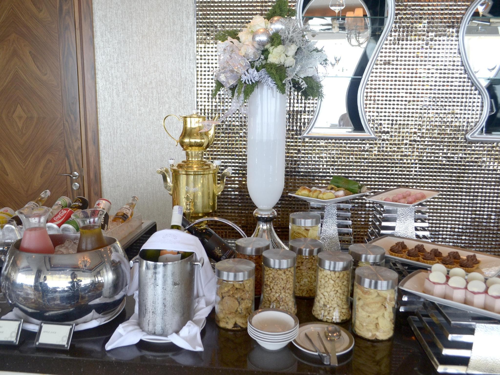 The Trans Luxury Hotel photo 2