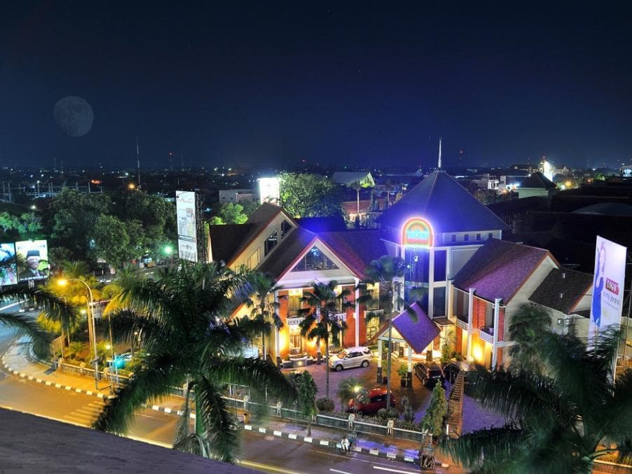 Tryas Hotel