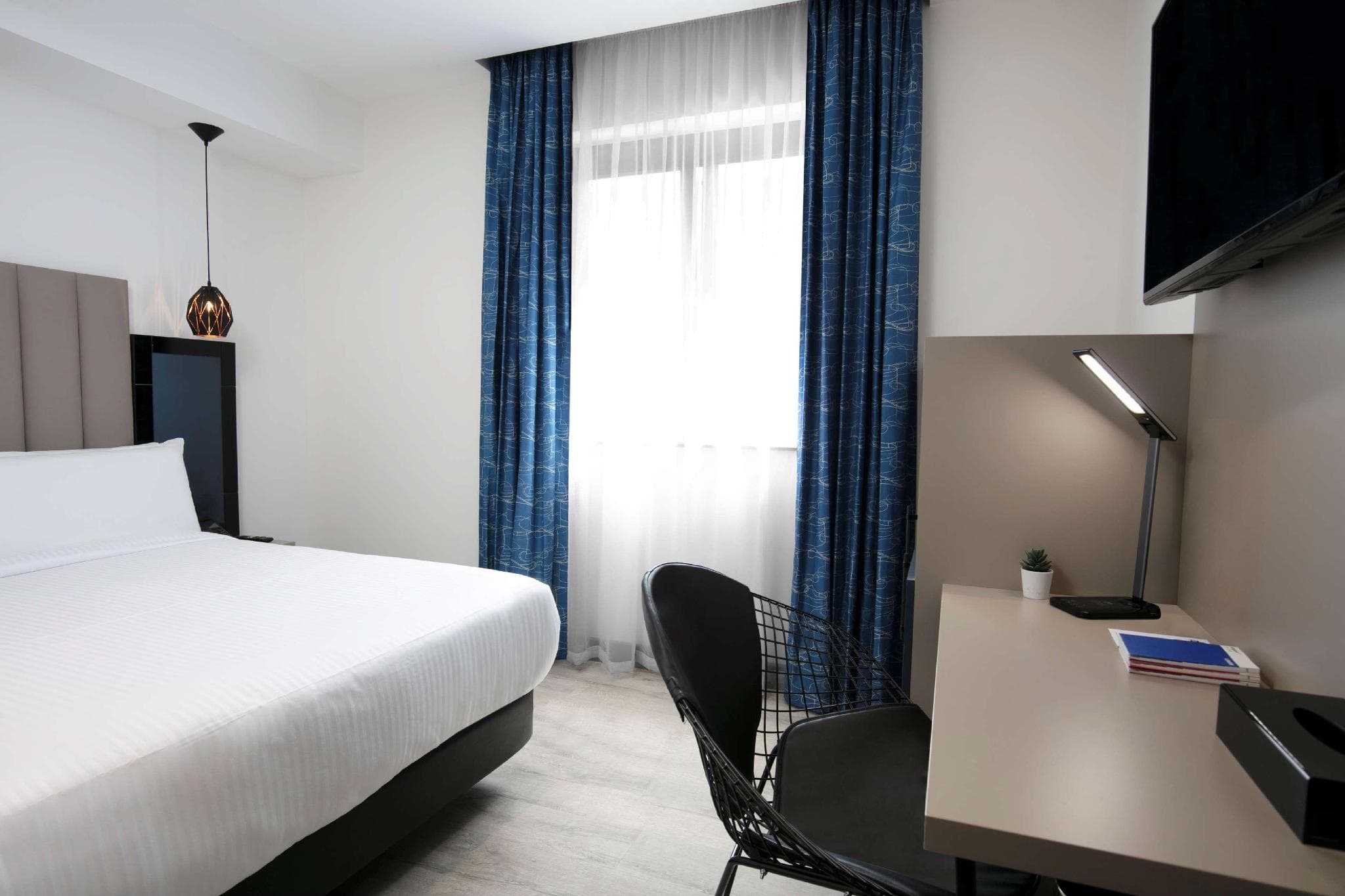Spark by Hilton Luton photo 2