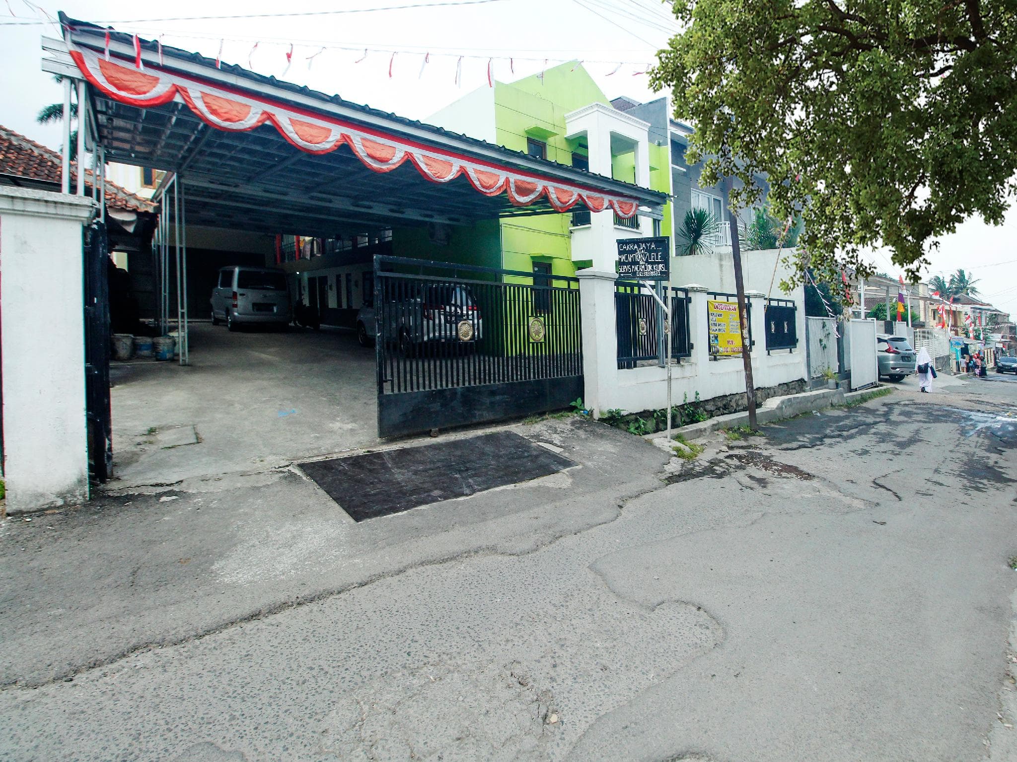 OYO Life 91606 Nadin Guest House Syariah photo 3
