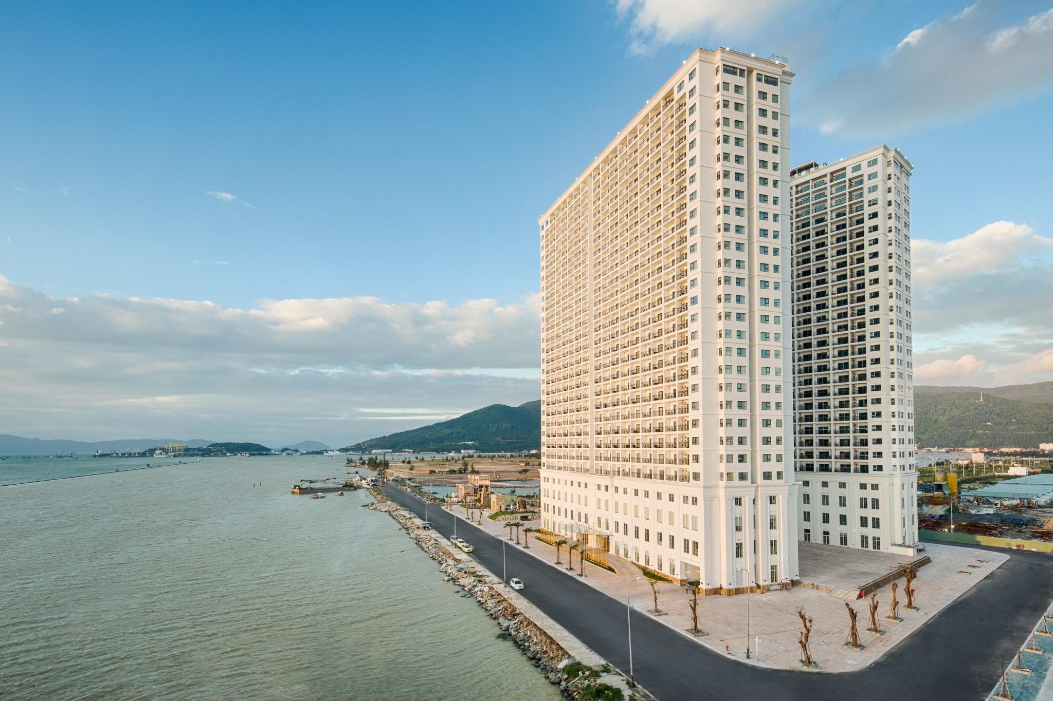 Wyndham Danang Golden Bay photo 3