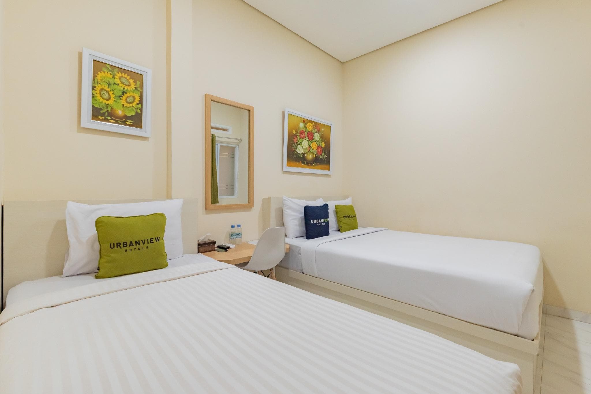 Urbanview Syariah Utami Inn Garut by RedDoorz photo 2