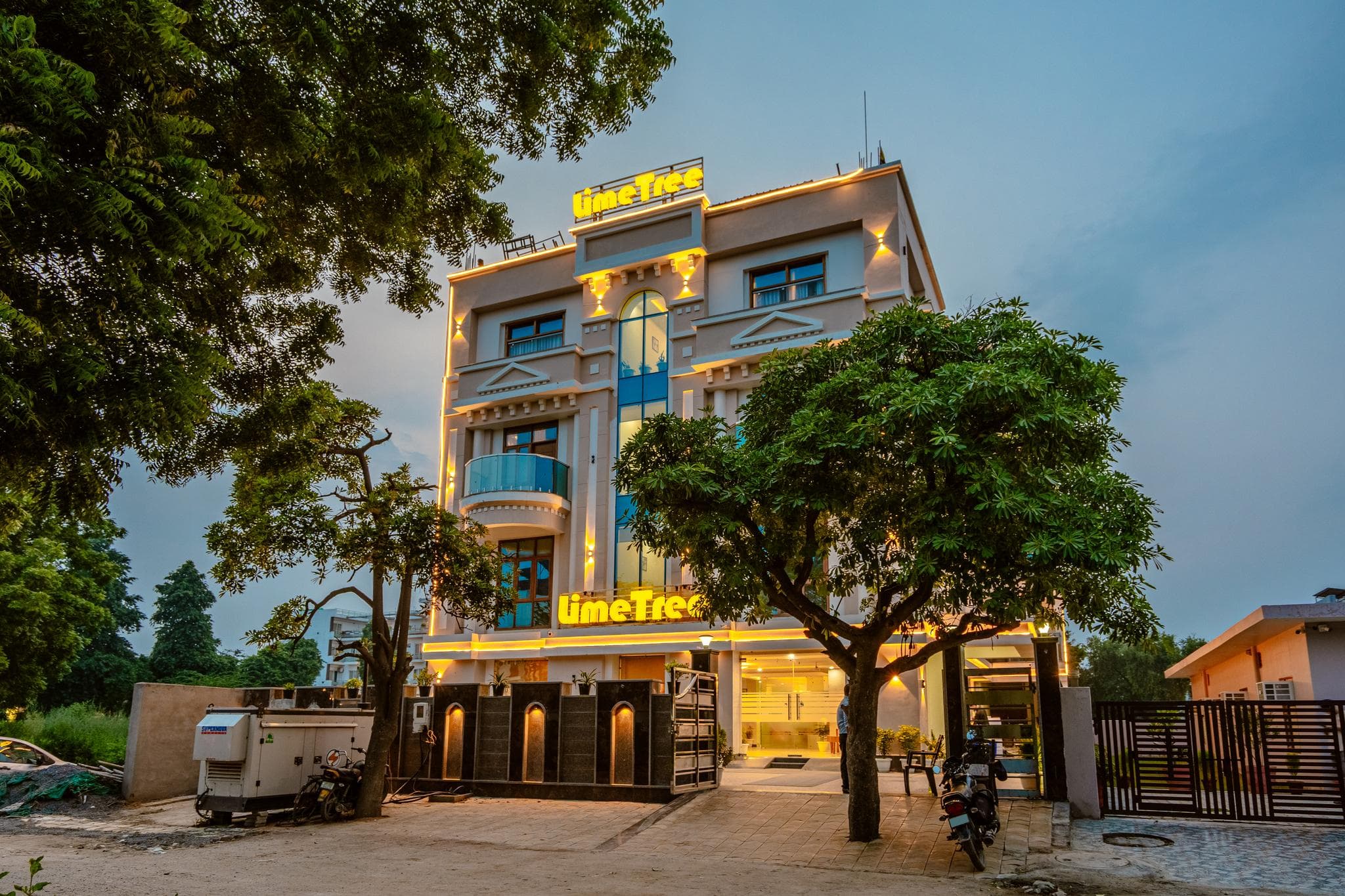 Lime Tree Hotel and Banquet Greater Noida photo 4