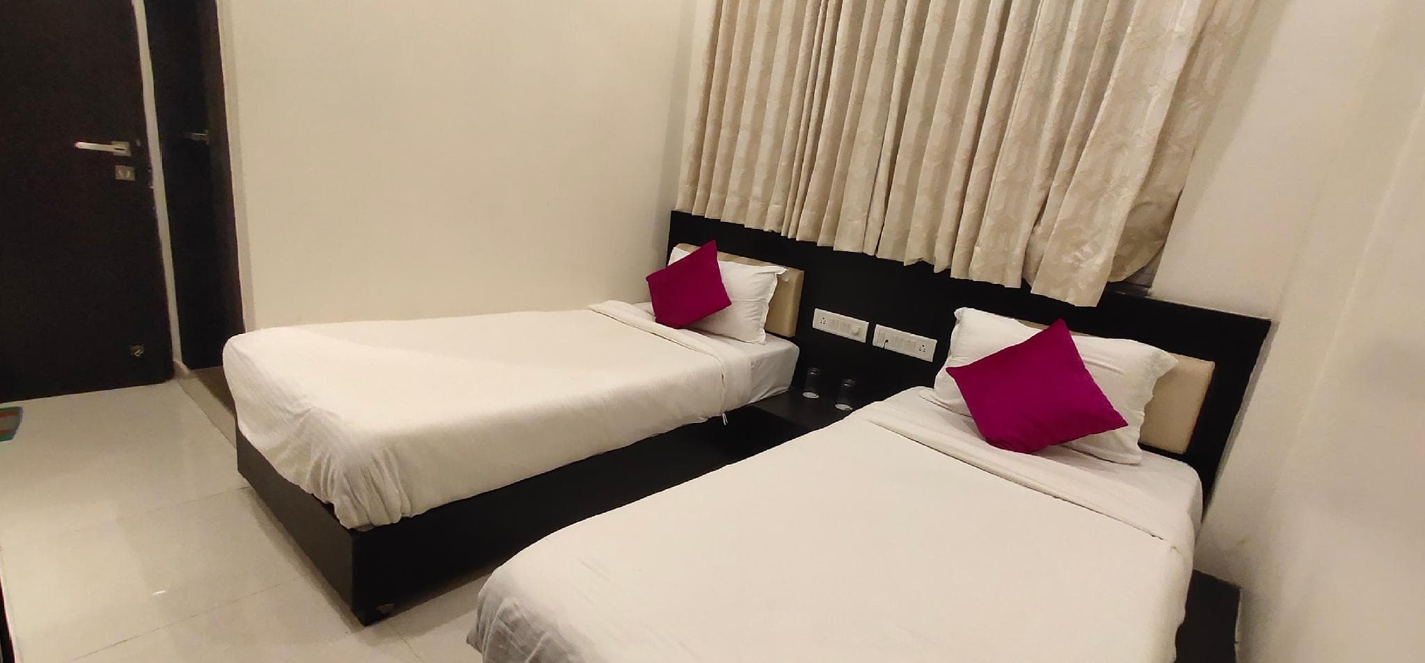 Hotel Suryansh photo 2