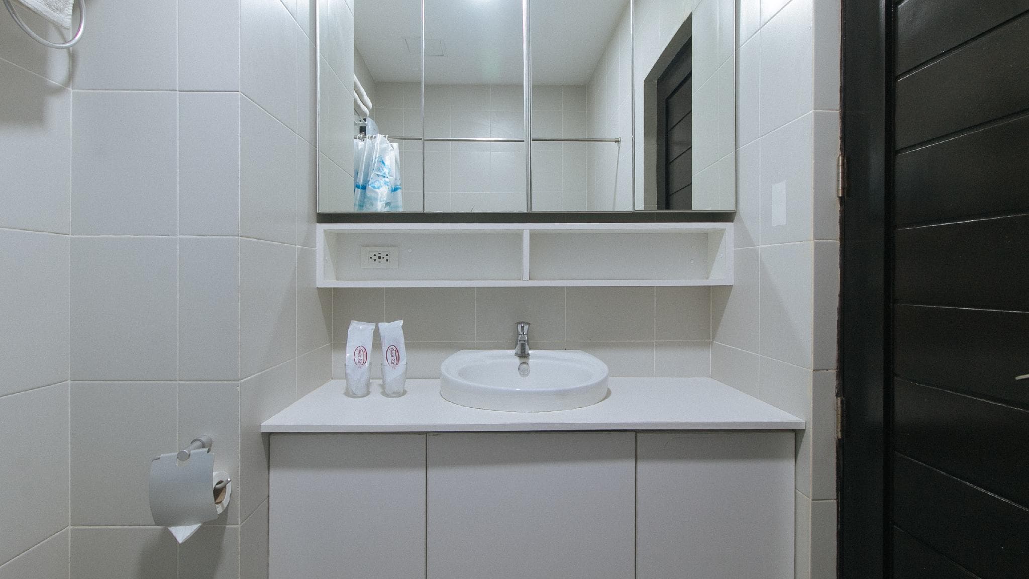 RedDoorz @ Leoncia Apartelle Mandaue City photo 2